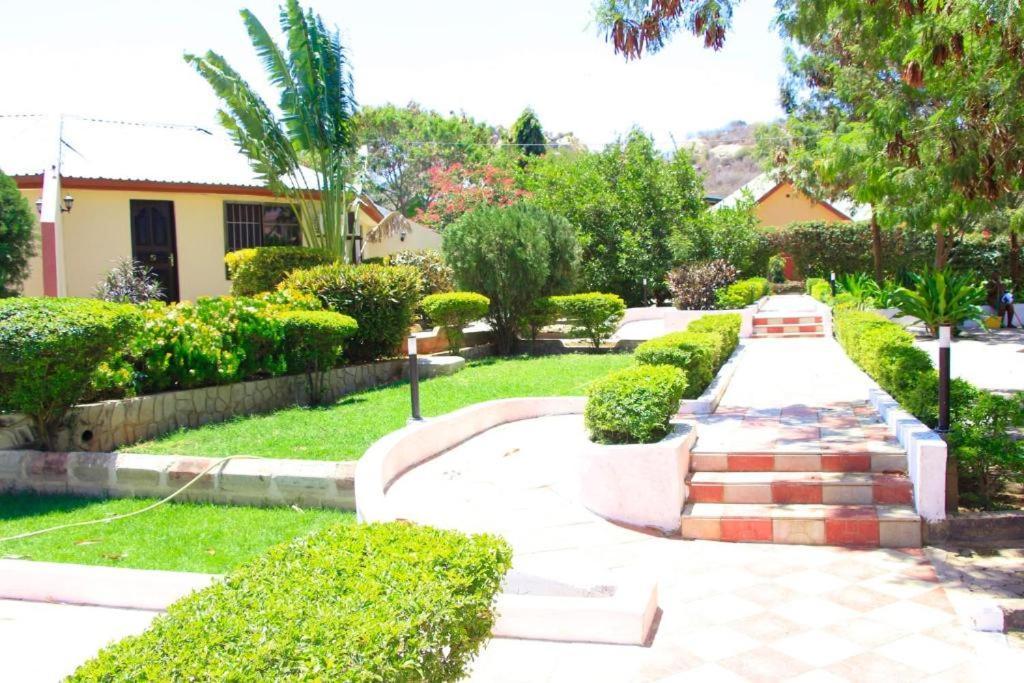 Royal Village Hotel Dodoma Esterno foto