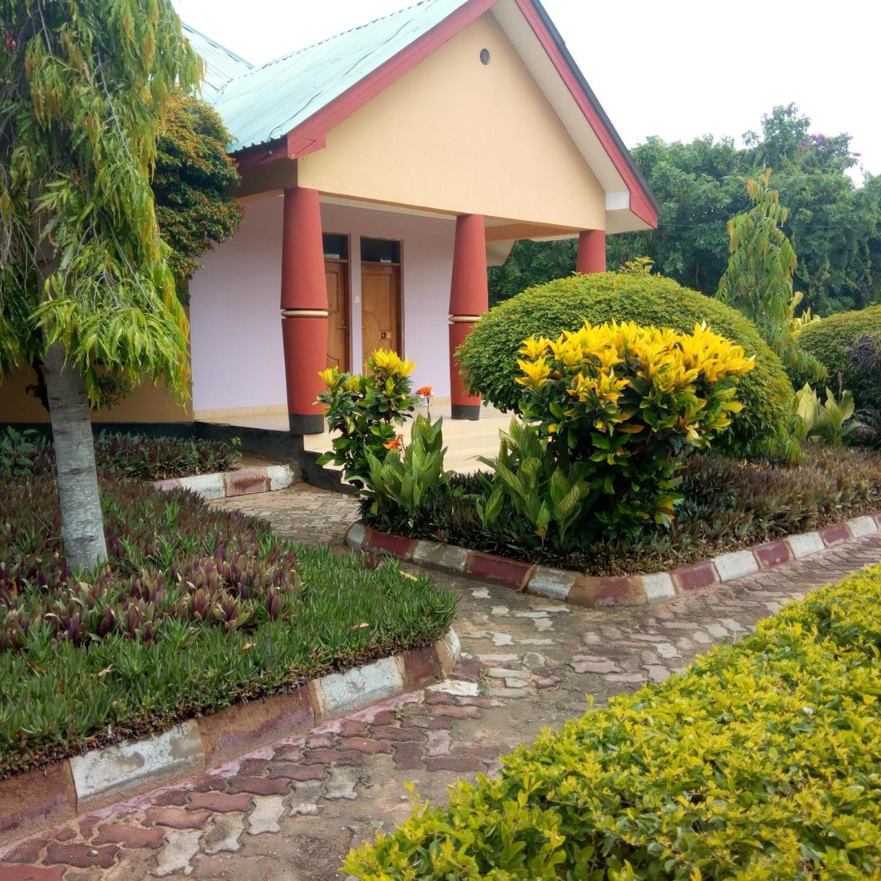 Royal Village Hotel Dodoma Esterno foto